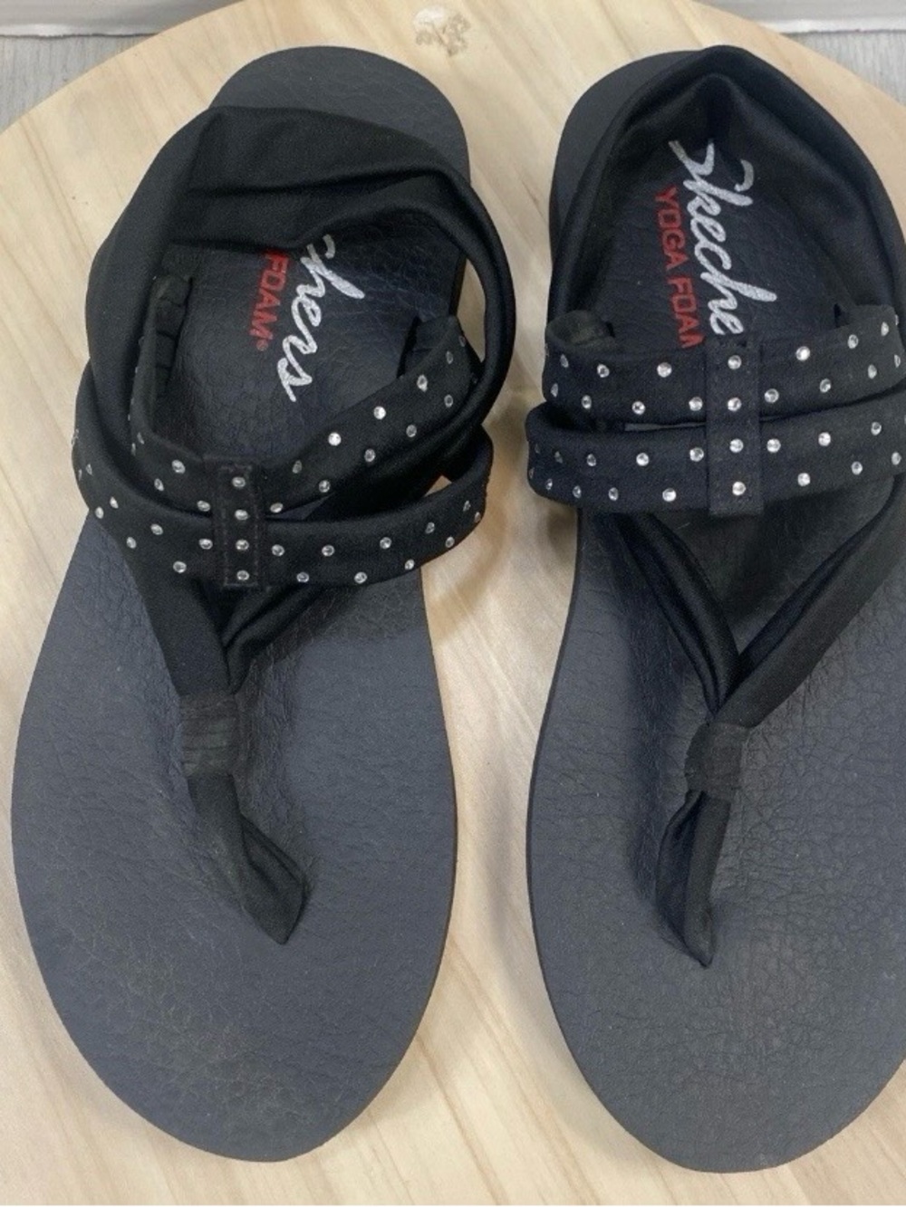 Skechers Women's Sz 11 Yoga Foam Flip Flops Black Thong Sandals